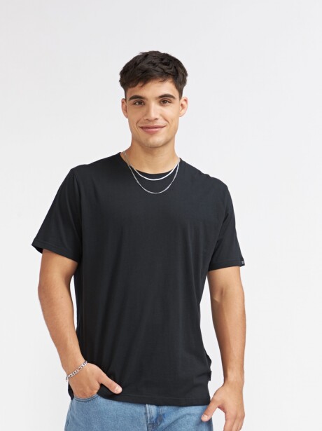REMERA OLEN NEGRO