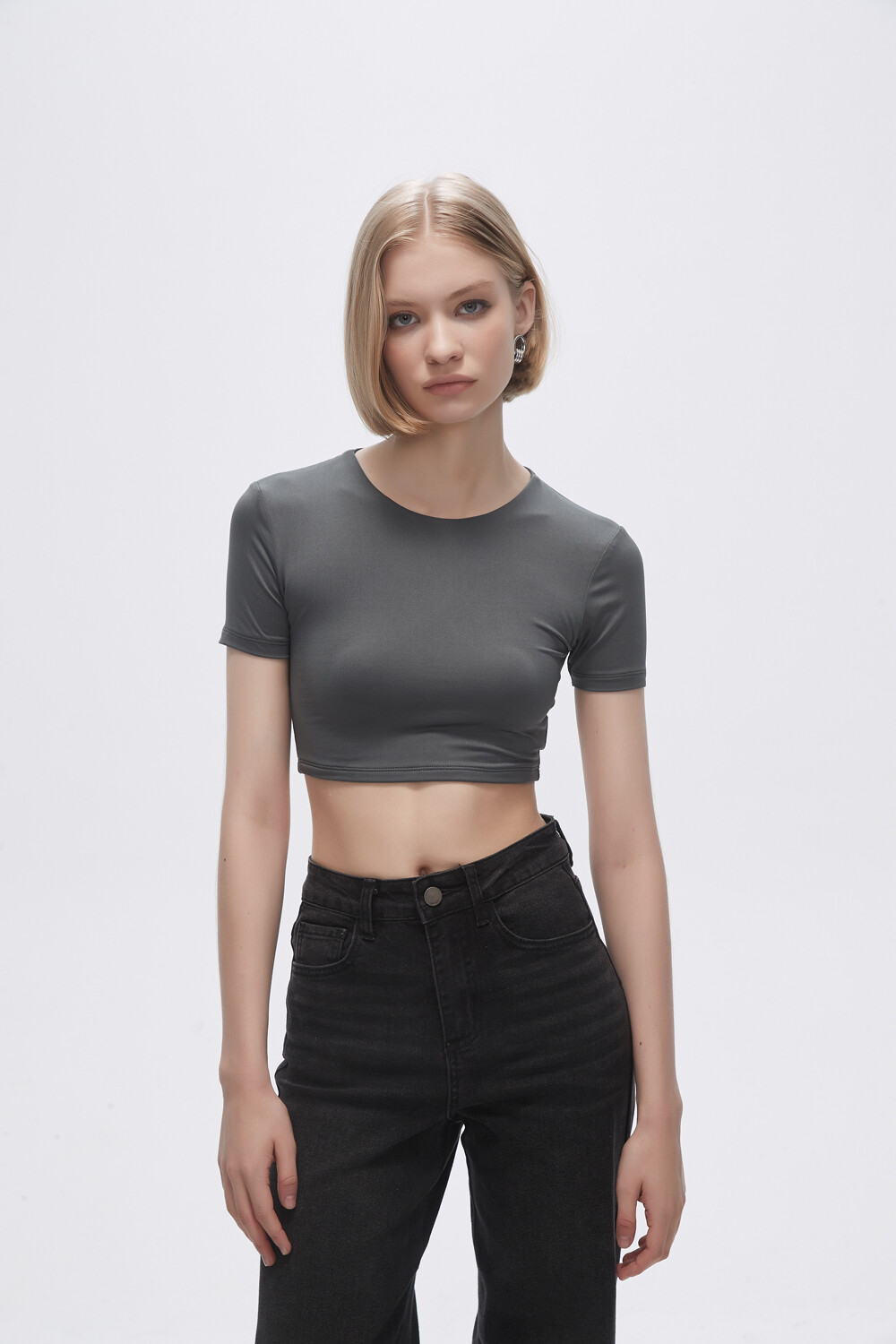 Remera Hazakura Gris Oscuro