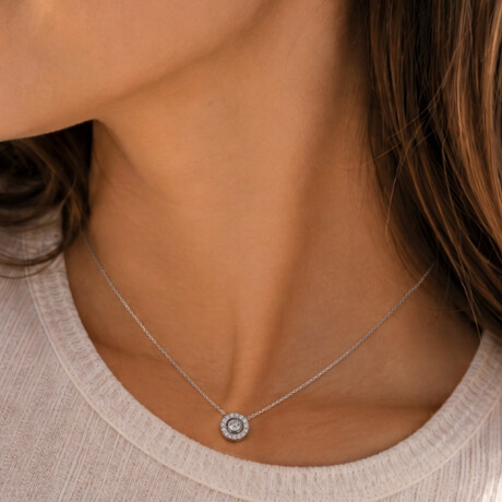 Colgante con Cadena Liora de Oro Blanco 18k con Brillantes Colgante con Cadena Liora de Oro Blanco 18k con Brillantes