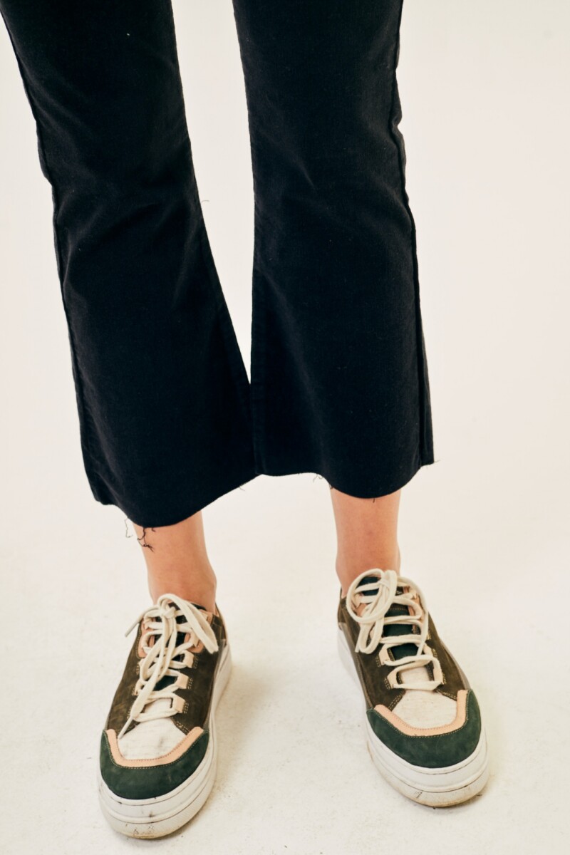 Crop Flare Corduroy Negro