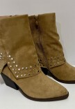 BOTA CORTA TACHA Beige