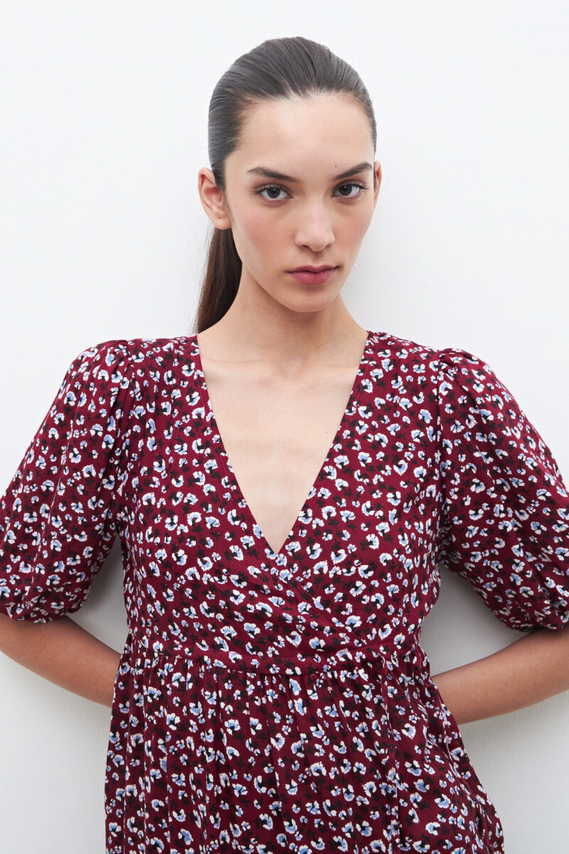Vestido midi estampa floral bordo