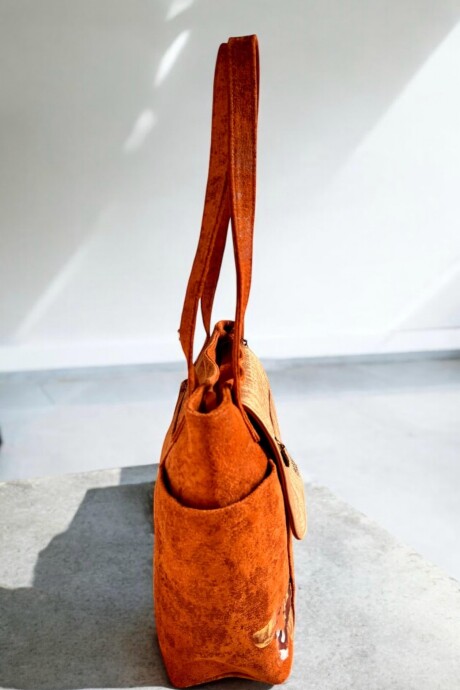 Cartera Nikki Con Arte Pintado A Mano Color Terra Jaspeado