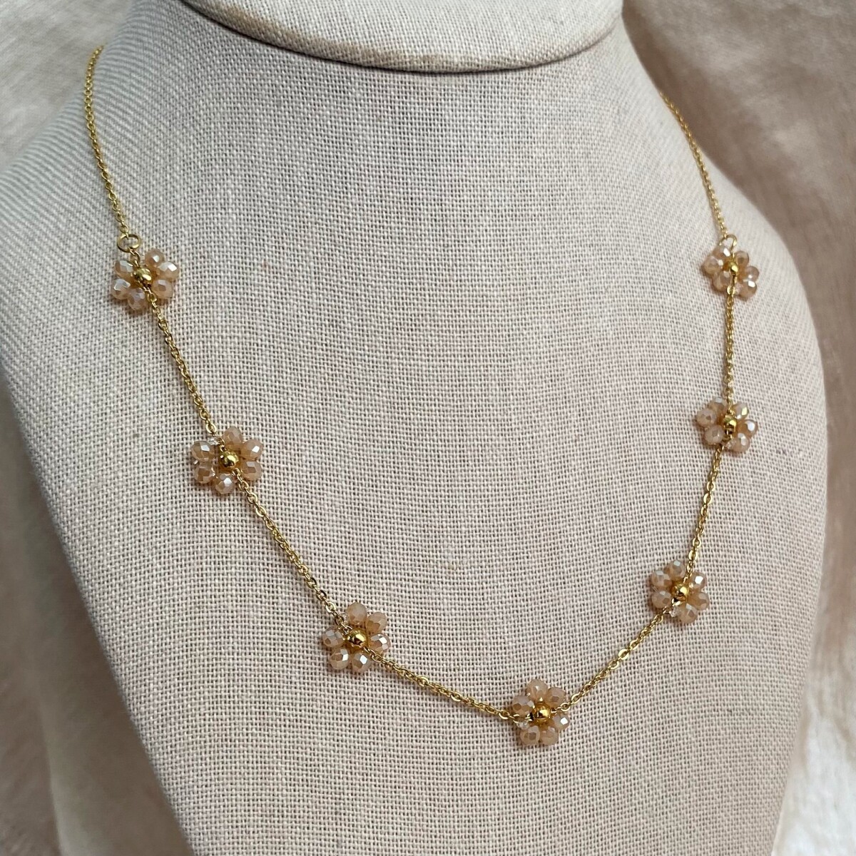Collar FLORA en acero y cristales 