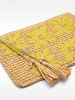 Bolso Tipo Sobre Con Efecto Rafia Y Detalle Floral verde