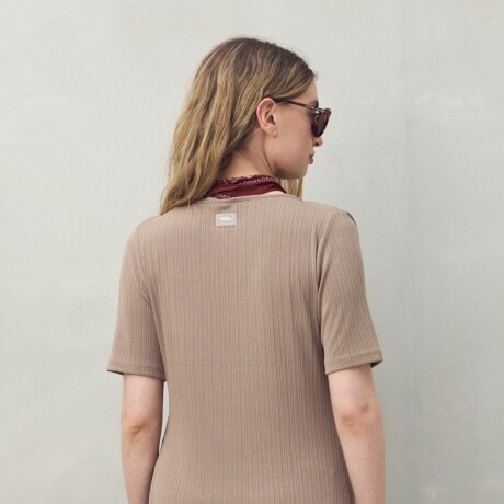 REMERA ASIA Visón