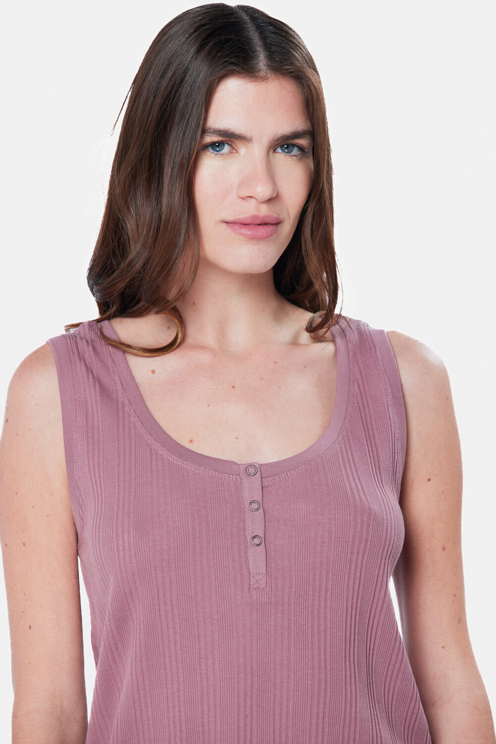 MUSCULOSA RIB CON BOTONES Rosado