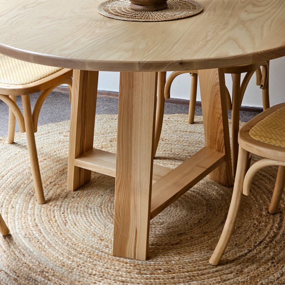 Mesa Sabella redonda 120cm diámetro en fresno (Por Pedido) Mesa Sabella redonda 120cm diámetro en fresno (Por Pedido)