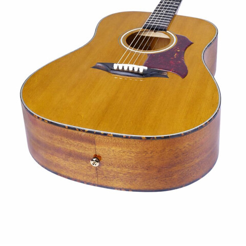 Guitarra folk Bromo BAN1V natural dradnought c/funda semi rigida Guitarra folk Bromo BAN1V natural dradnought c/funda semi rigida