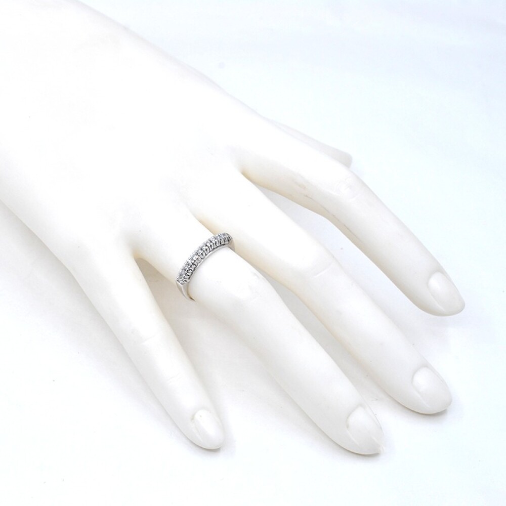 Anillo medio sin fin en oro 18k blanco con brillantes Anillo medio sin fin en oro 18k blanco con brillantes
