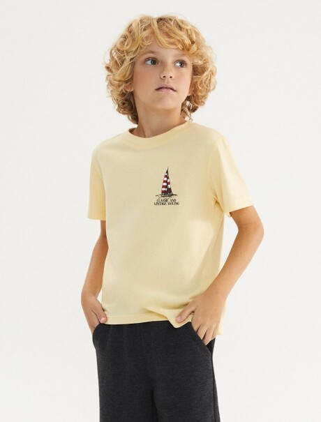 CAMISETA MANGA CORTA INFANTIL CON ESTAMPA AMARILLO