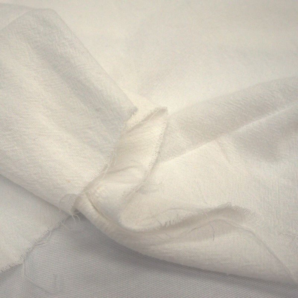 Tusor Liviano Ancho: 1.40 m - blanco 