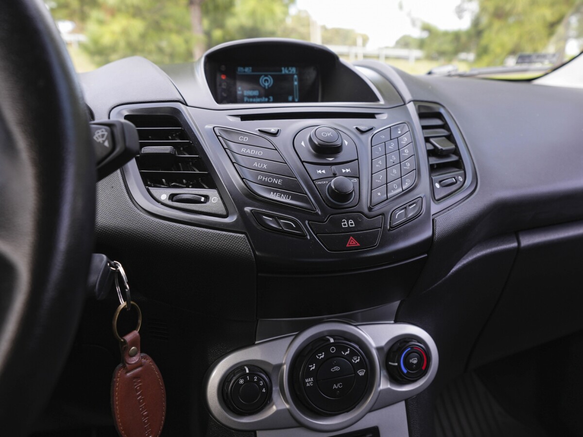 Ford Fiesta SE 1.6 Extra Full | Permuta / Financia Ford Fiesta SE 1.6 Extra Full | Permuta / Financia