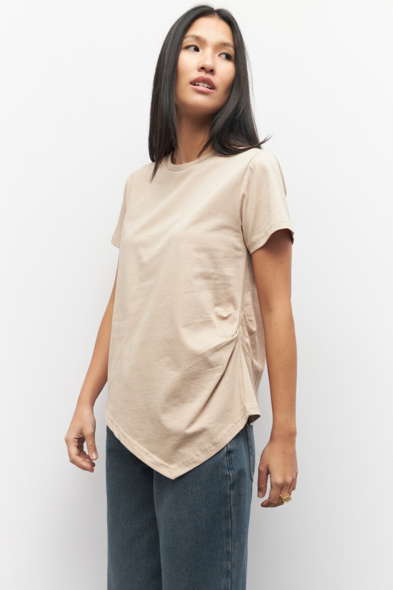 REMERA MONTAGUE Beige
