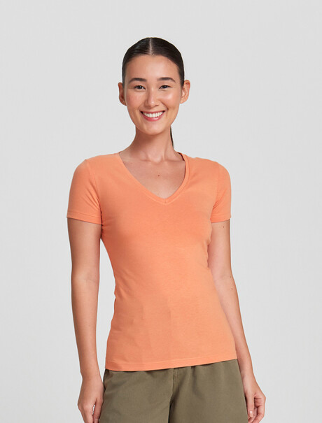 CAMISETA BÁSICA MANGA CORTA CUELLO EN V NARANJA OSCURO