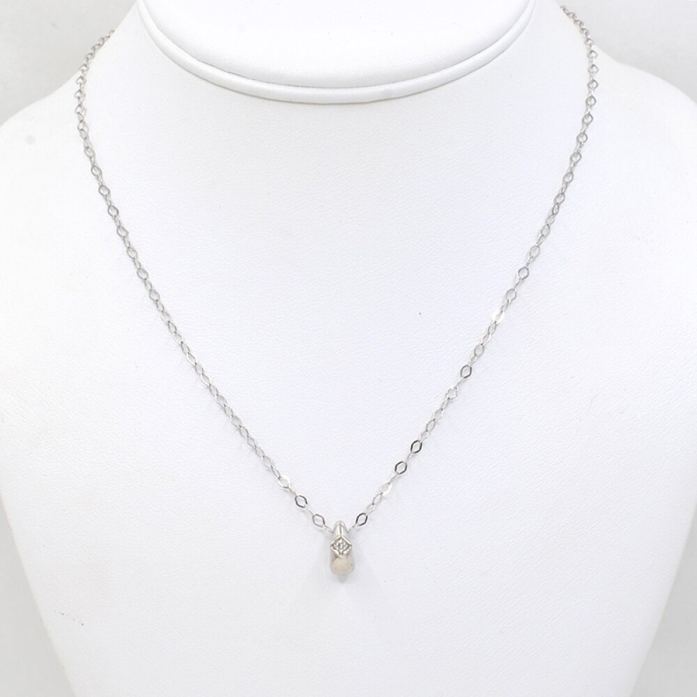 Cadena con dije en oro 18K blanco Y brillante Cadena con dije en oro 18K blanco Y brillante