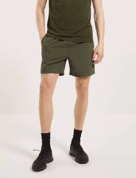 BERMUDA CON BOLSILLO VERDE