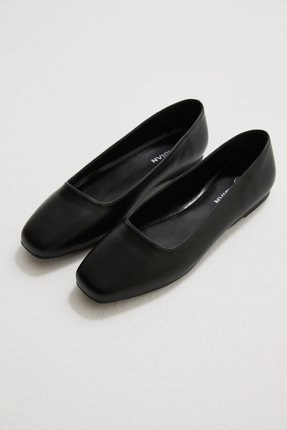 Balerina Linny Negro