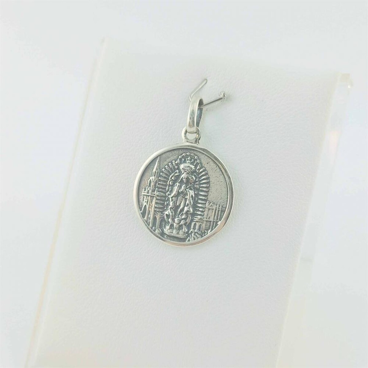Medalla religiosa de plata 925, Virgen de Guadalupe. 