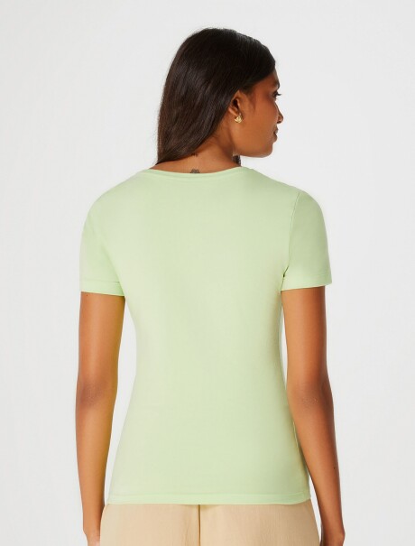 CAMISETA BÁSICA MANGA CORTA CUELLO EN V VERDE LIMÓN