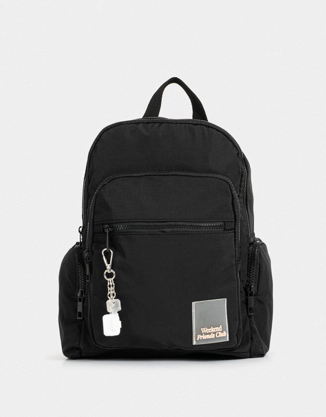 Mochilas Urbanas Mochila Urbana Con Charm - Negro