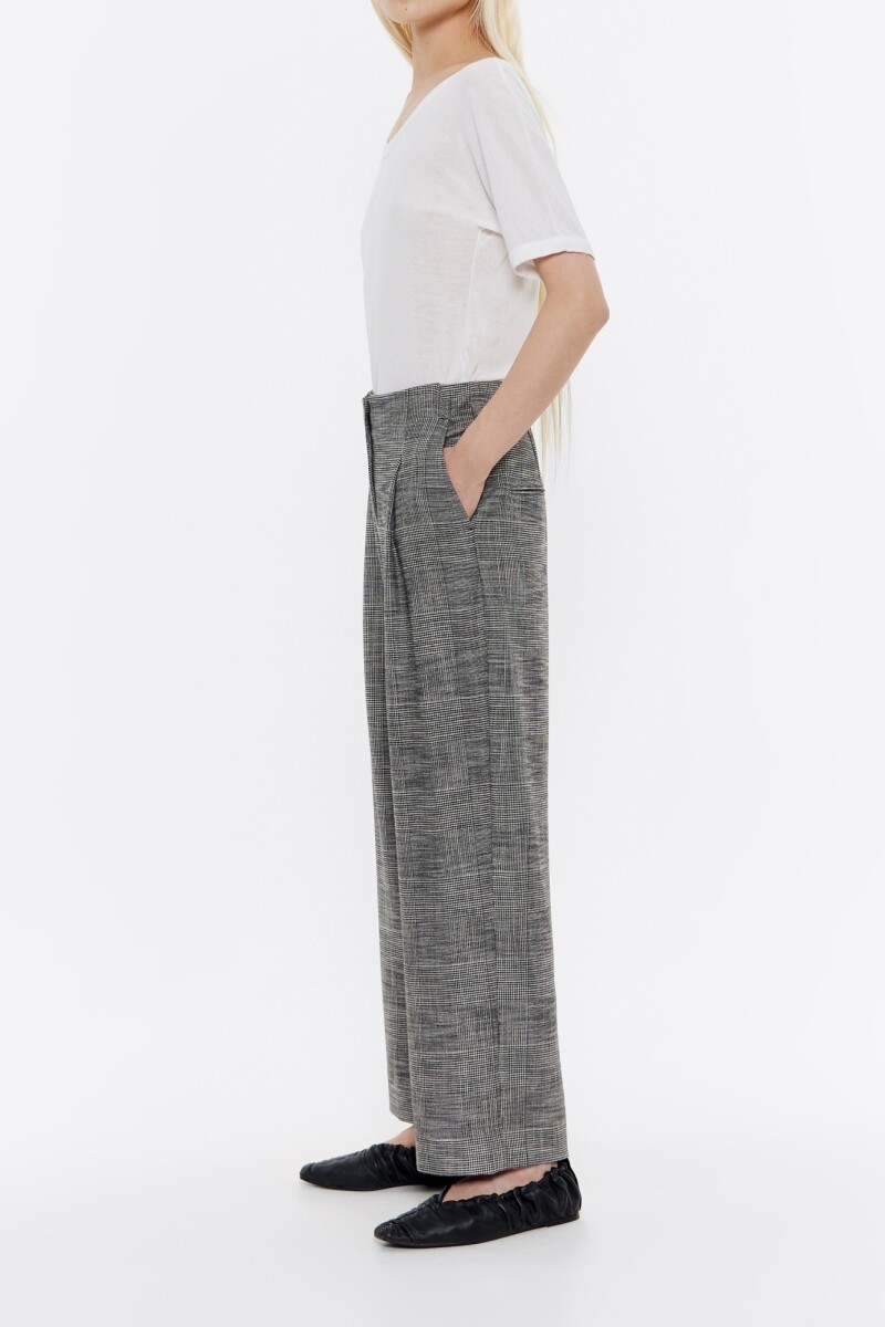 PANTALÓN PINZAS CUADROS Negro