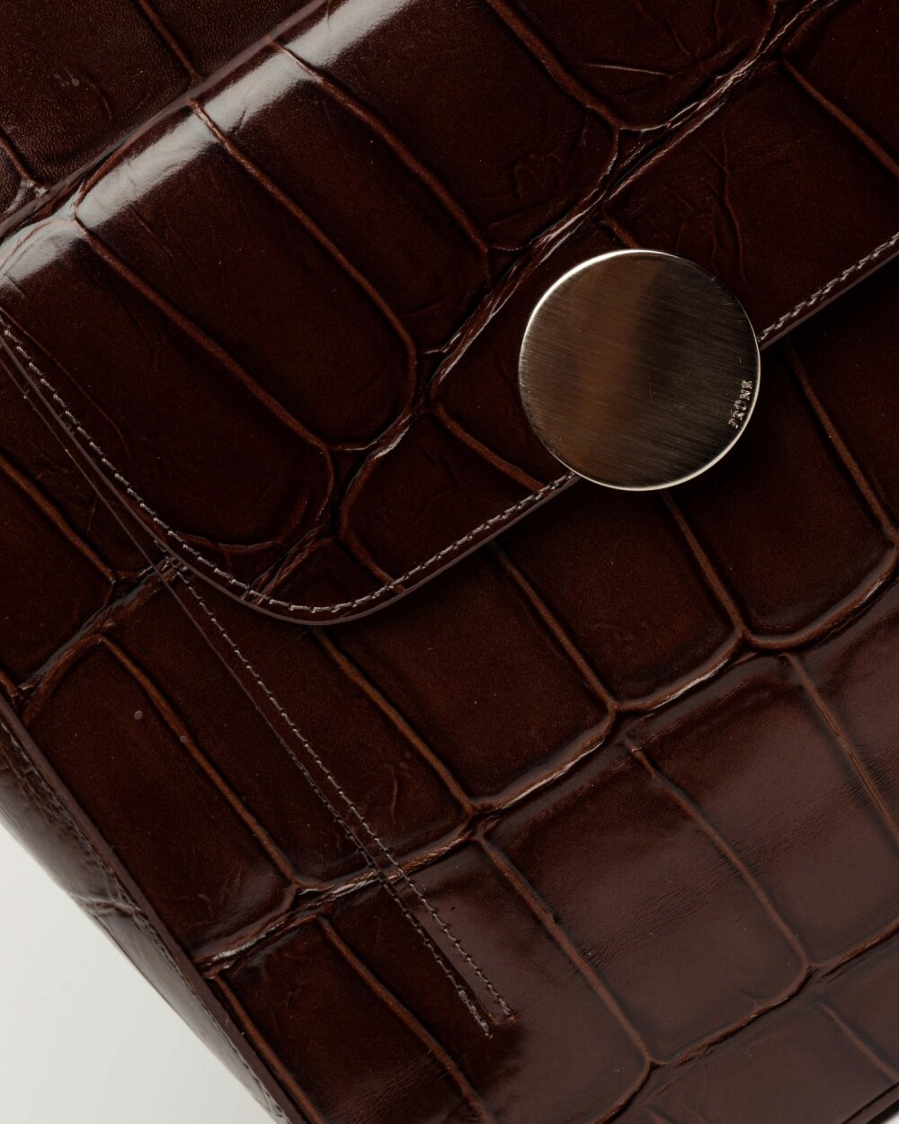 Shopper The Circle en cuero grabado big croco Chocolate Niquel