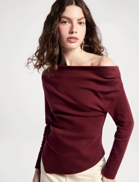 BLUSA ASIMÉTRICA DE MANGA LARGA BORDEAUX