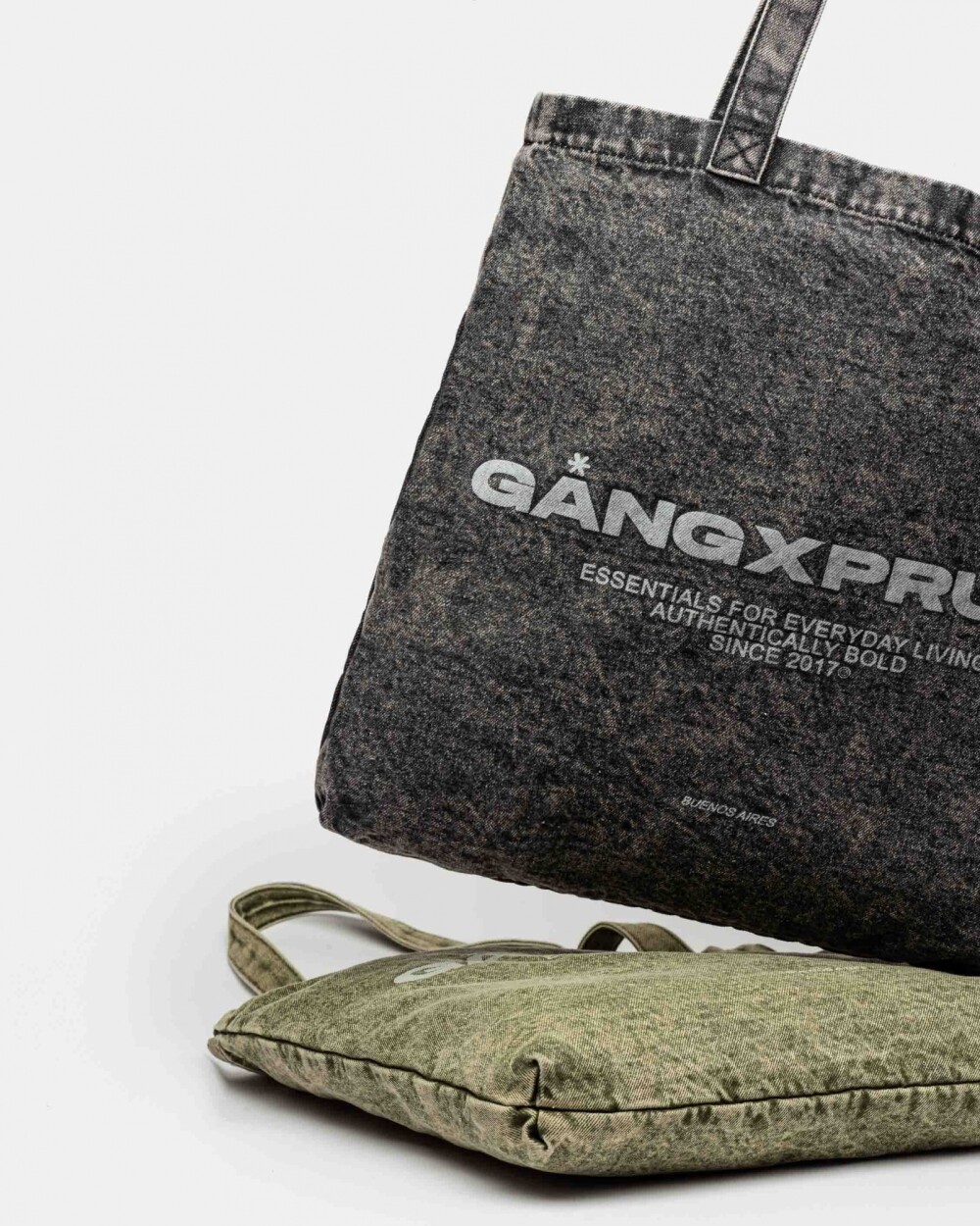 Bolso Gang Tote en Jean Negro