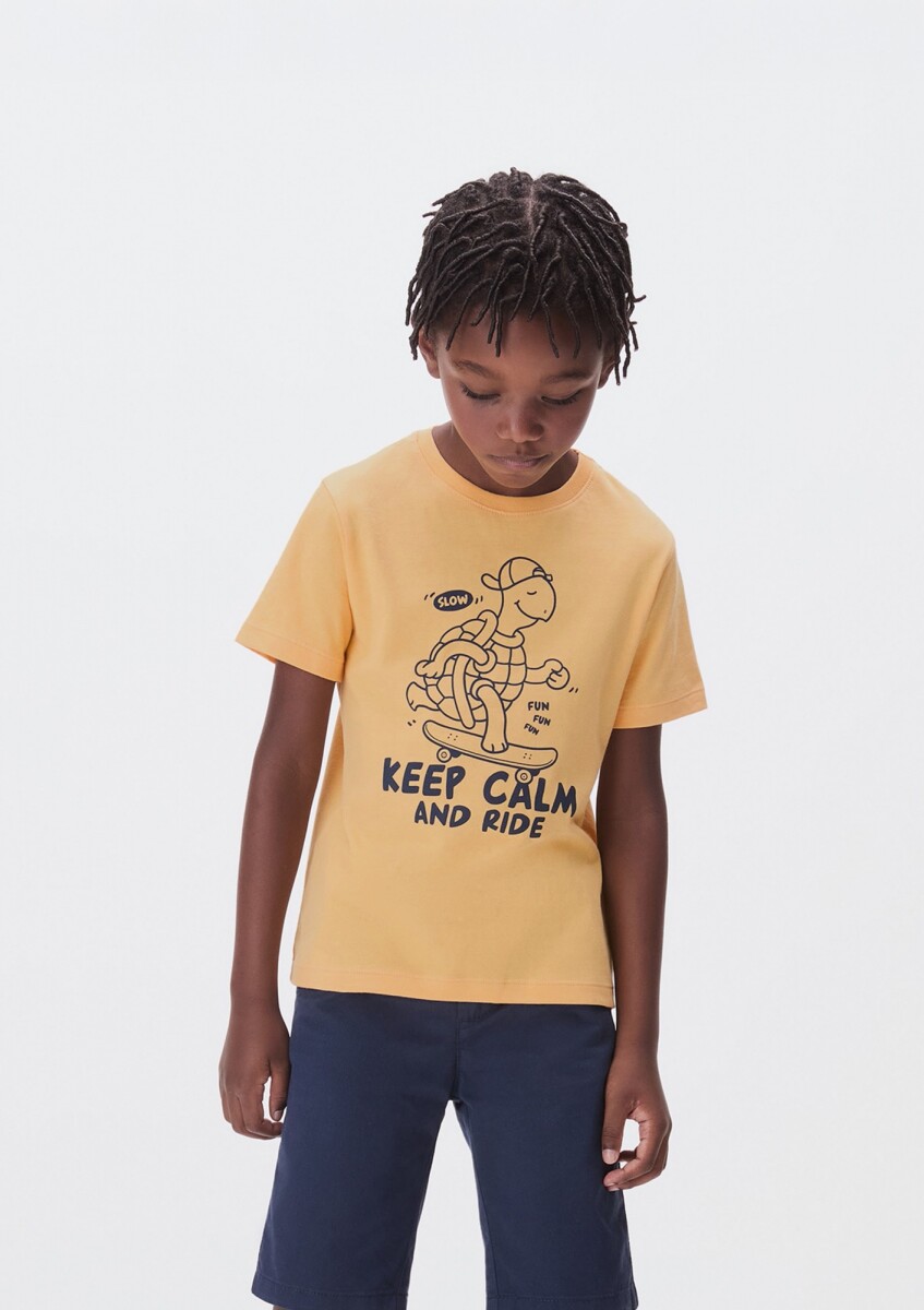 CAMISETA BÁSICA CON ESTAMPA - NARANJA 