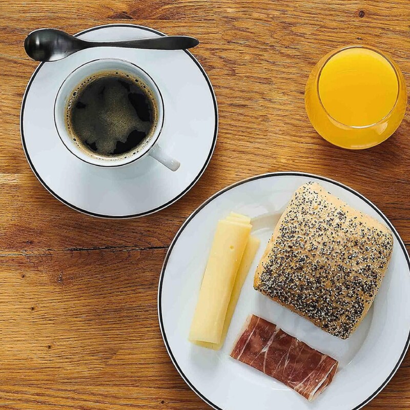 TAZA DE CAFE 90ML C/PLATO BLANCO C/BORDE NEGRO TAZA DE CAFE 90ML C/PLATO BLANCO C/BORDE NEGRO