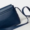 Bandolera Hana En Cuero Graneado Azul