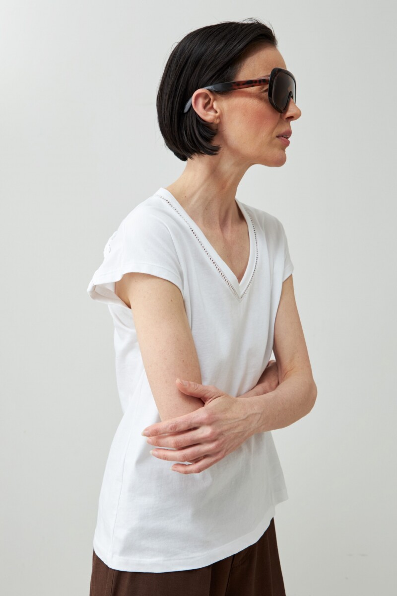 Remera con detalle trenza blanco
