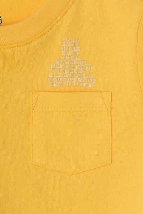 Remera Con Bolsillo Oso Brannan Toddler Niño Banana 13-0947 Tcx