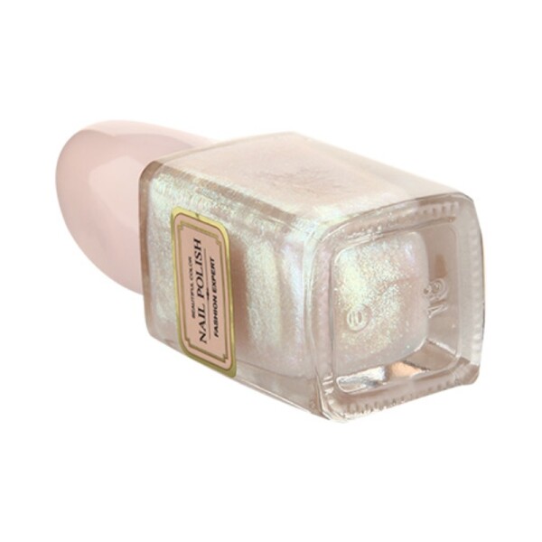 Esmalte de uñas dorado