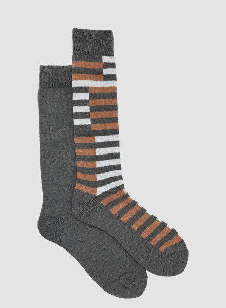 Medias 2 pack una lisa mas una con diseño y felpa interior Combinacion 3