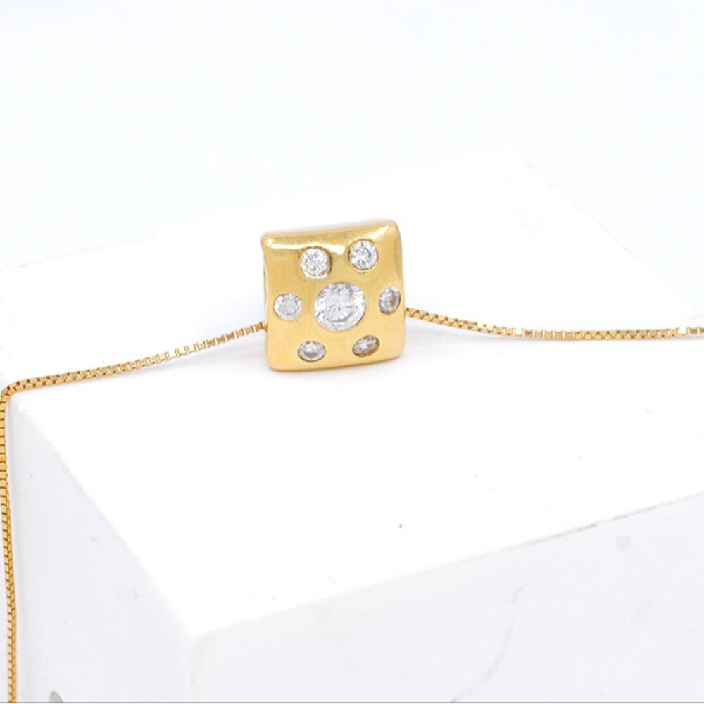Conjunto De Cadena Y Dije Pasante En Oro 18K Y Zirconias Conjunto De Cadena Y Dije Pasante En Oro 18K Y Zirconias