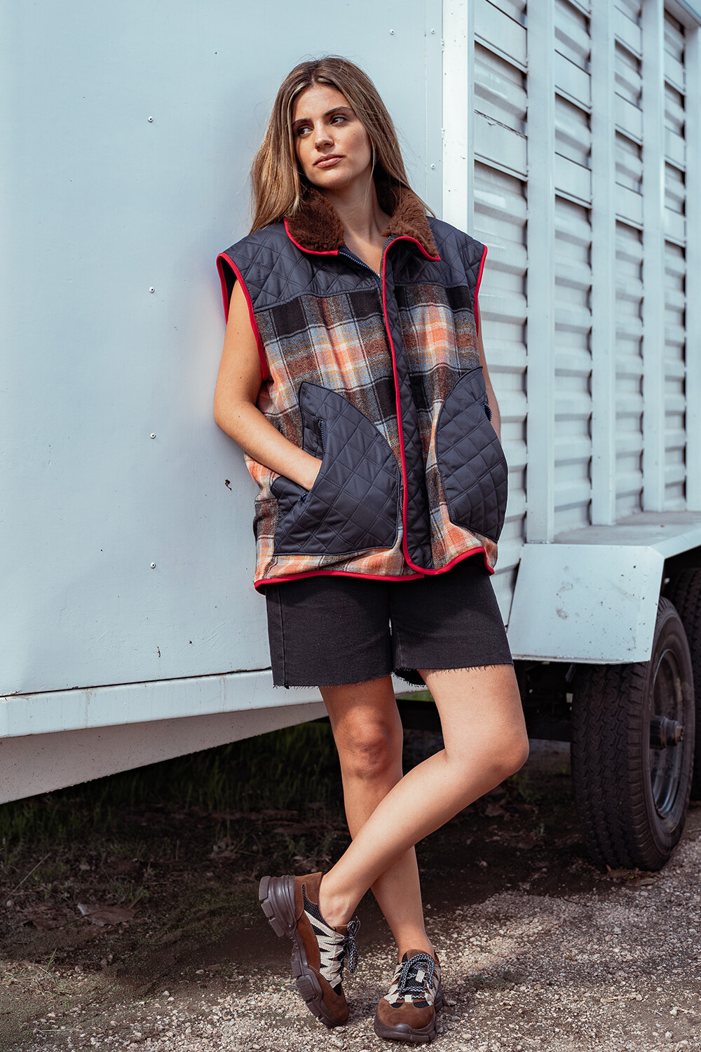 Saddle Vest Azul Marino / Naranja