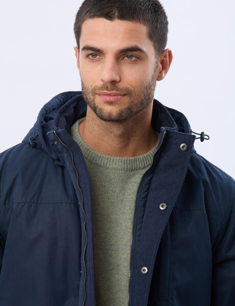 CAMPERA CON CAPUCHA DESMONTABLE Azul
