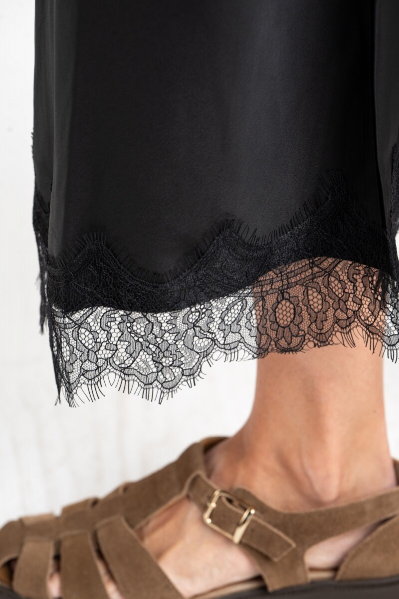 Falda Midi Satinada Negro