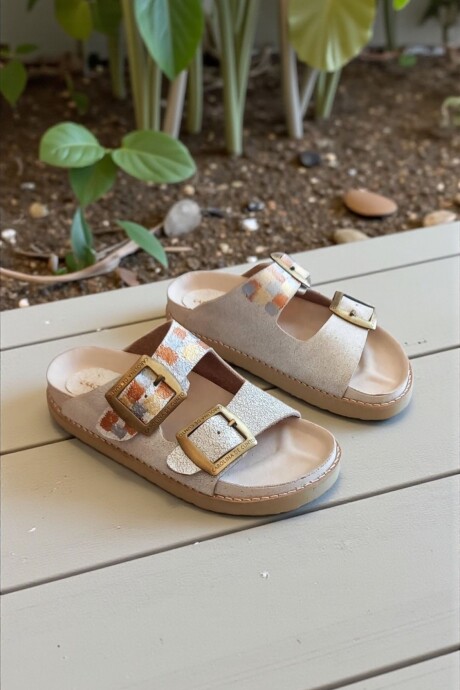 Sandalias ISHA Blancas Línea Ottenta Con Arte Pintado A Mano Sandalias ISHA Blancas Línea Ottenta Con Arte Pintado A Mano