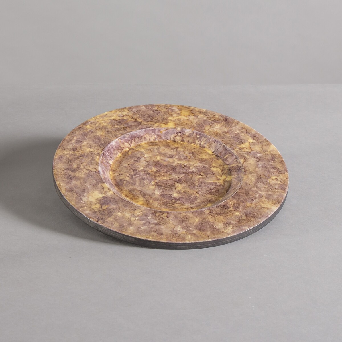 BANDEJA REDONDA CON DISEÑO DE ESMALTE LARA27528 