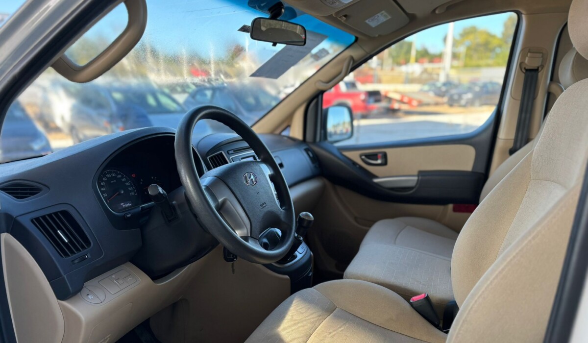 Hyundai H1 Minibus 8Plz 2,4 Nafta - 2021 Hyundai H1 Minibus 8Plz 2,4 Nafta - 2021