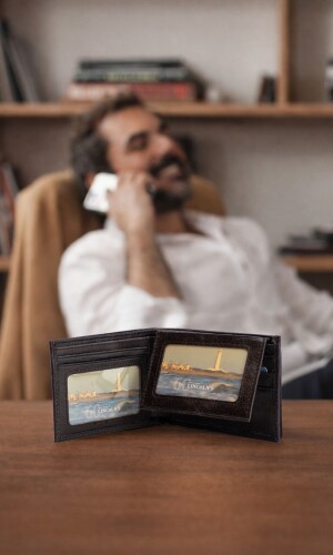 BILLETERA CUERO ARTEMISA CHOCOLATE