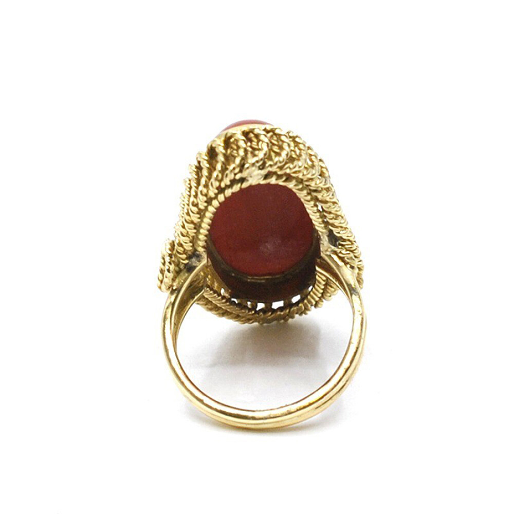 Anillo En Oro 18K Y Coral Anillo En Oro 18K Y Coral