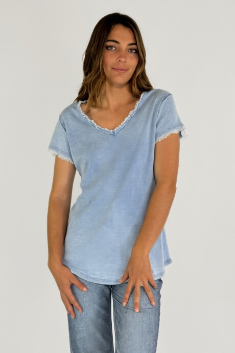 REMERA AKIRA Celeste