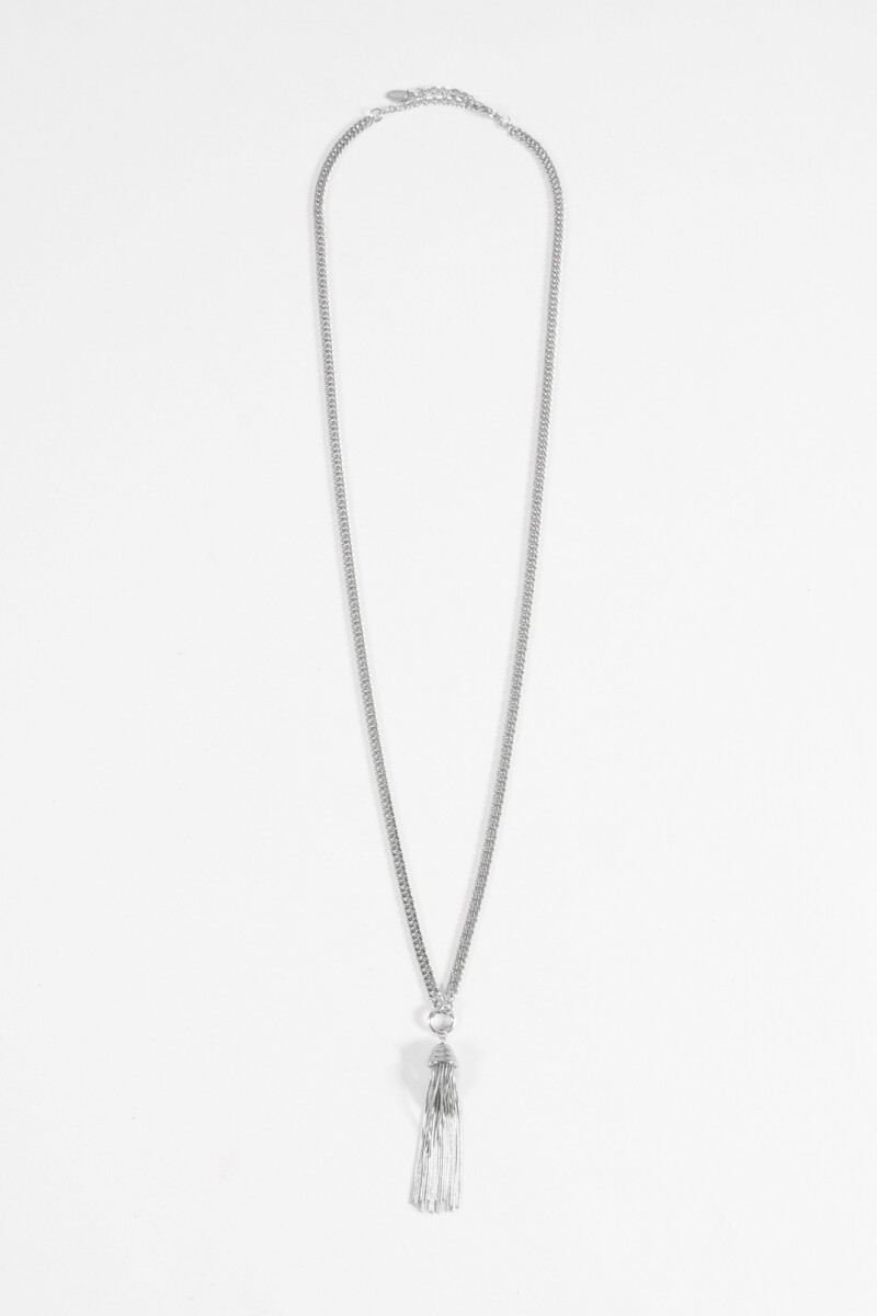 Collar de acero con dije plateado