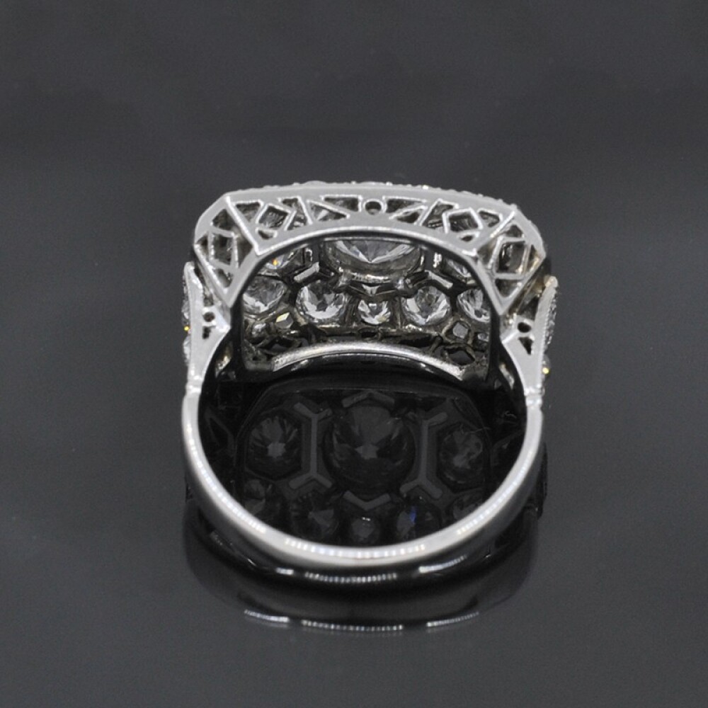 Anillo Estilo Antiguo En Platino Y Brillantes Anillo Estilo Antiguo En Platino Y Brillantes
