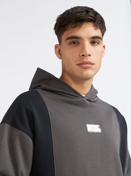 CANGURO VERTICAL GRIS