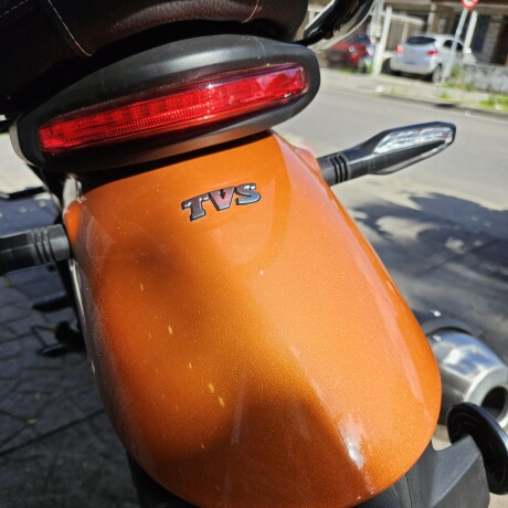 TVS Ronin 225 Naranja